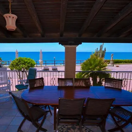 Gabbiano - Exclusive Seafront With Panoramic Views, Pool, Garden & Private Access - Anzio