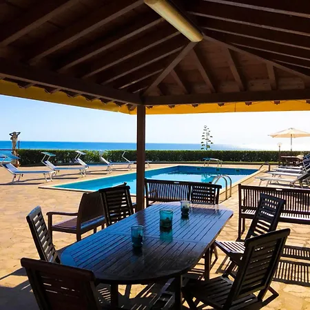 Gabbiano - Exclusive Seafront With Panoramic Views, Pool, Garden & Private Access - Holiday home