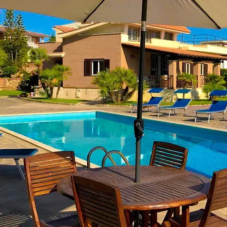 Gabbiano - Exclusive Seafront With Panoramic Views, Pool, Garden & Private Access - * Anzio