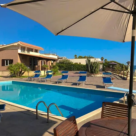 Gabbiano - Exclusive Seafront With Panoramic Views, Pool, Garden & Private Access - Anzio