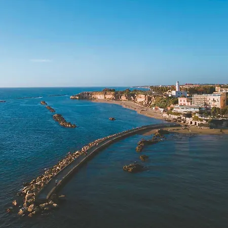 Gabbiano - Exclusive Seafront With Panoramic Views, Pool, Garden & Private Access -