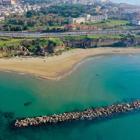 Holiday home Gabbiano - Exclusive Seafront With Panoramic Views, Pool, Garden & Private Access -